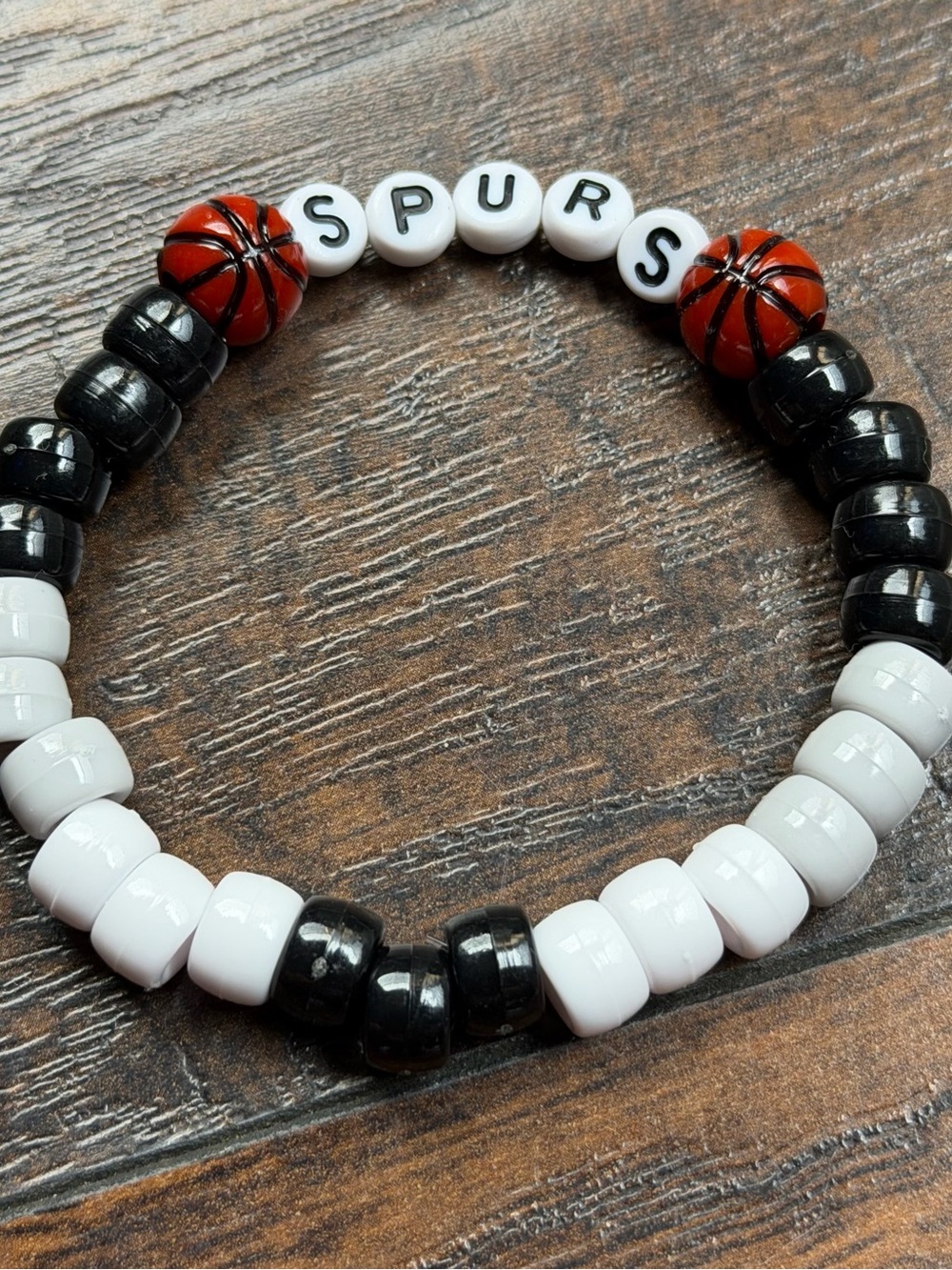 San Antonio ‘SPURS’ Beaded Bracelet with Basketball Charms - Black & White NBA